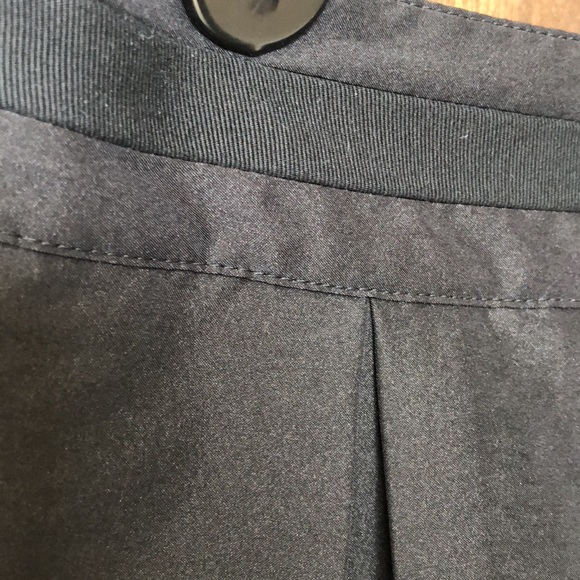 WHBM short pleated skirt size 2 -with pockets! - Picture 8 of 9